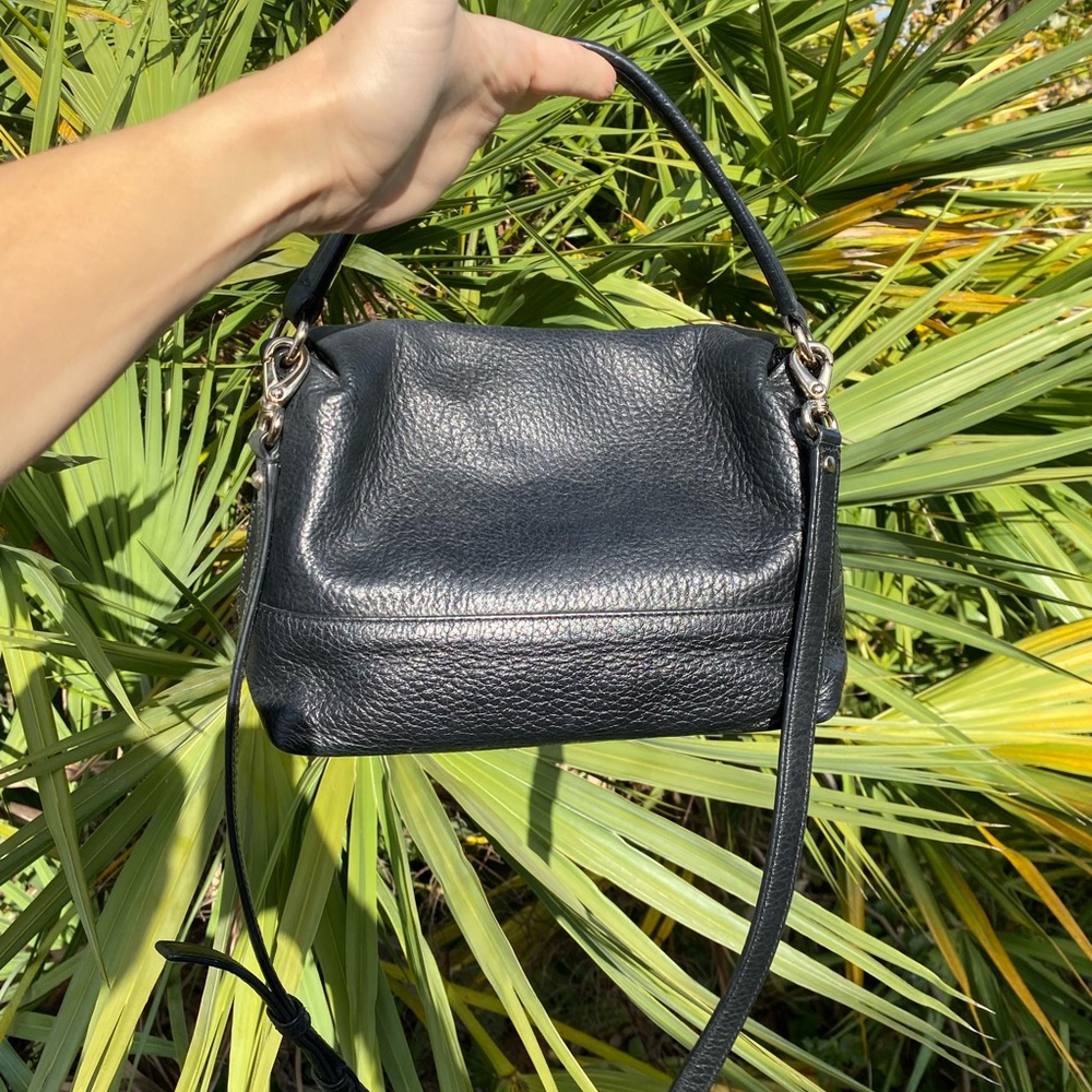 • Kate Spade • Black pebbled Leather Crossbody Removable Strap - Picture 2 of 9
